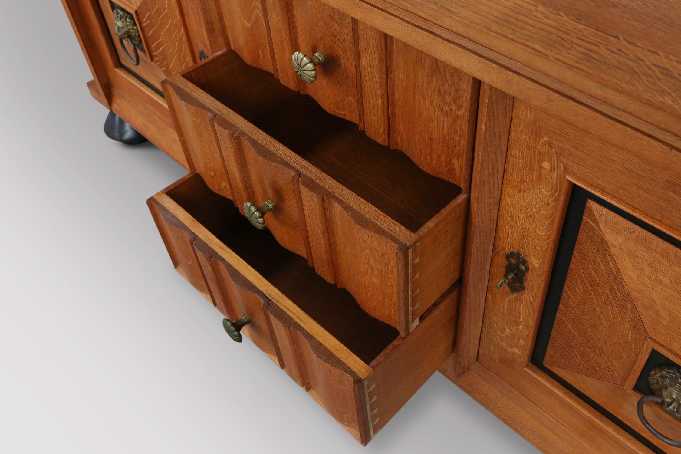 Art Deco brutalist Belgian sideboard in solid Oak and Brass detailsthumbnail