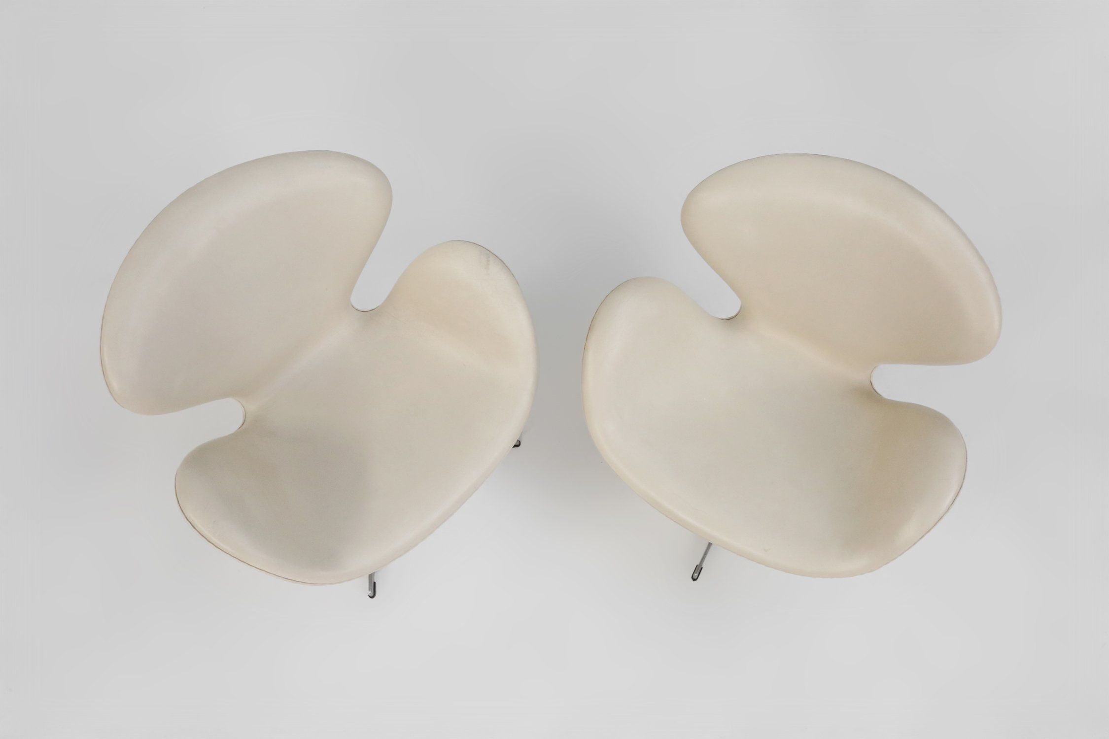 Set of Leather Swan Chairs by Arne Jacobsen for Fritz Hansen, Denmark 2006thumbnail